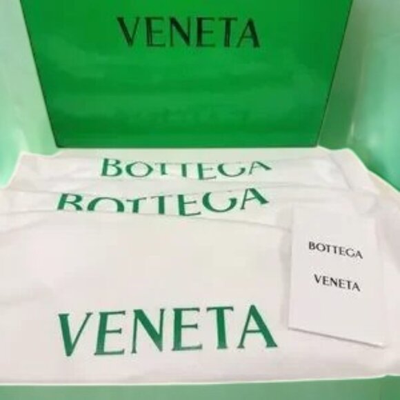 NIB Bottega Veneta Puddle Ankle Boots